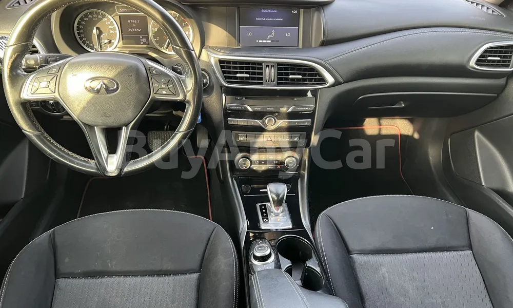 Vehicle photo 9