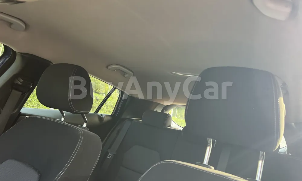 Vehicle photo 8