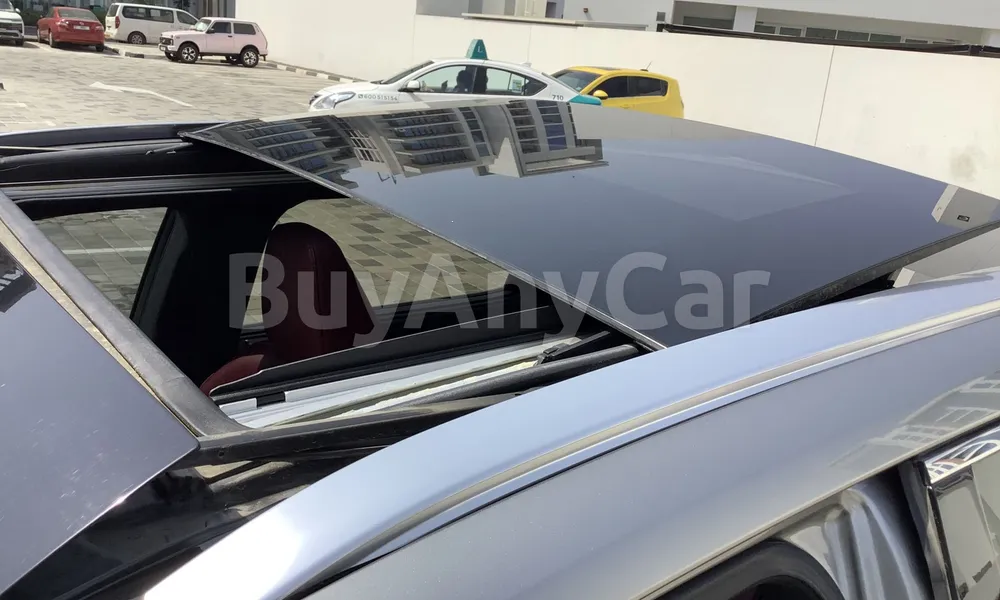 Vehicle photo 5