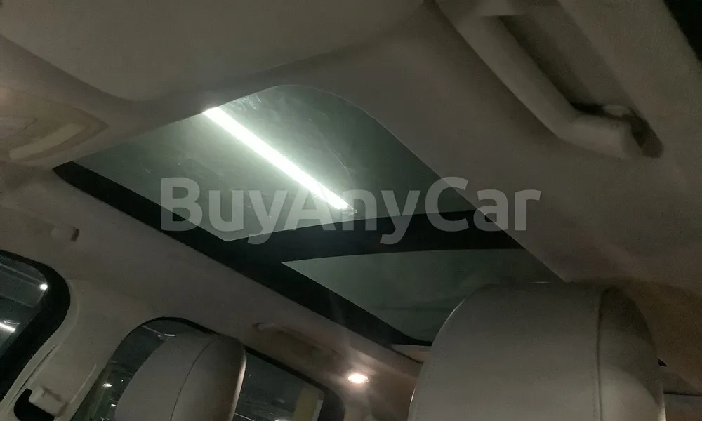 Vehicle photo 8