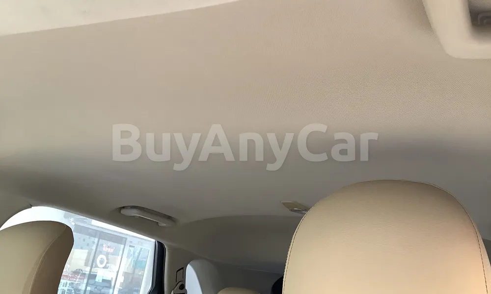Vehicle photo 8