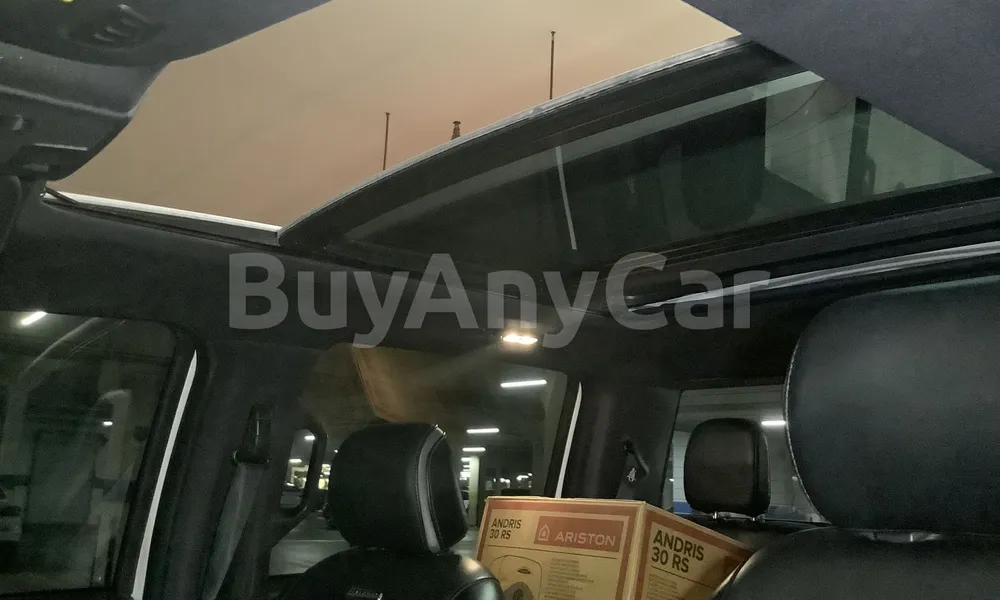 Vehicle photo 9