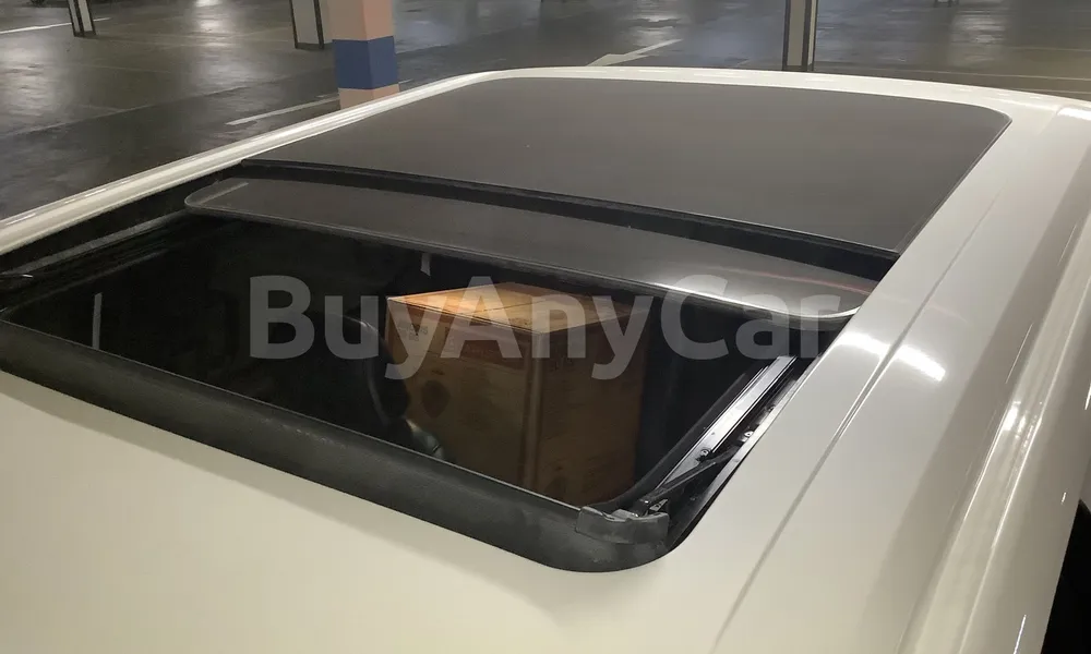 Vehicle photo 5