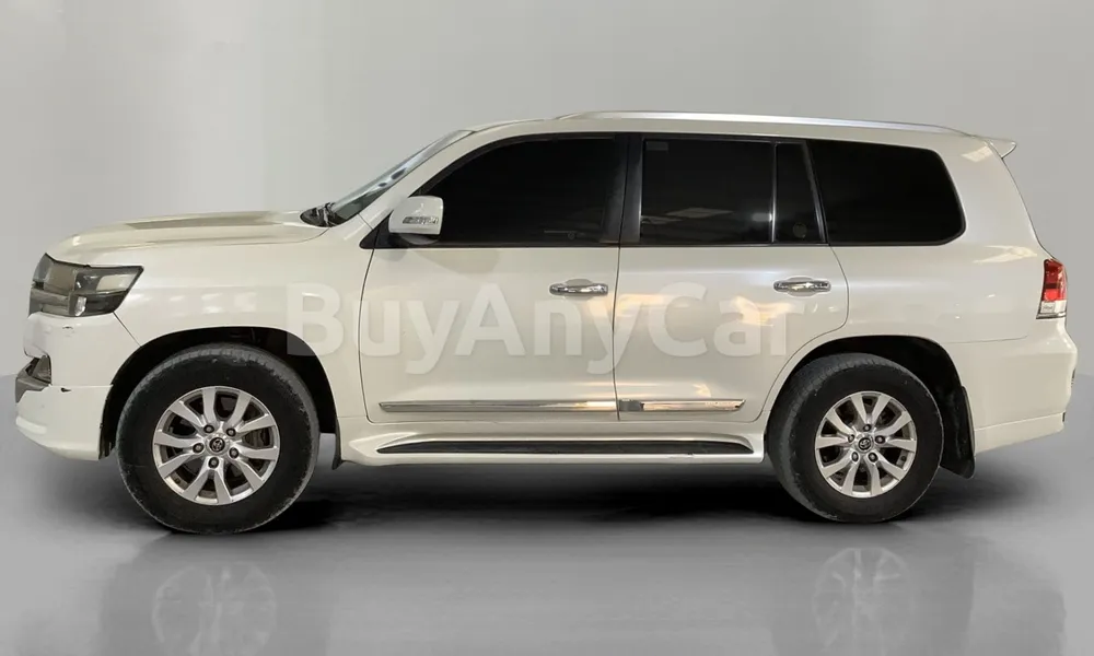 Vehicle photo 3
