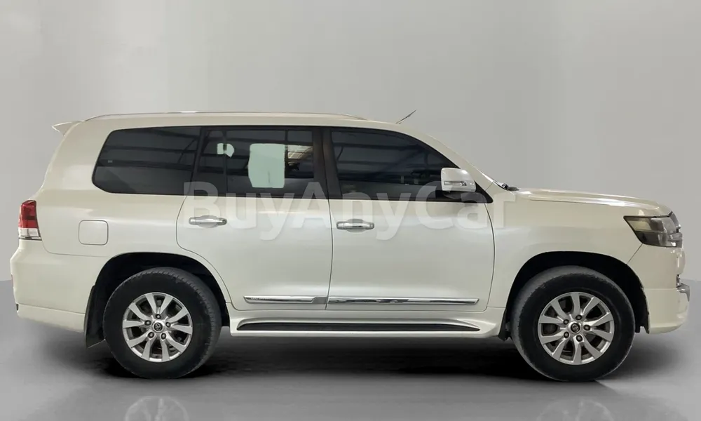 Vehicle photo 4