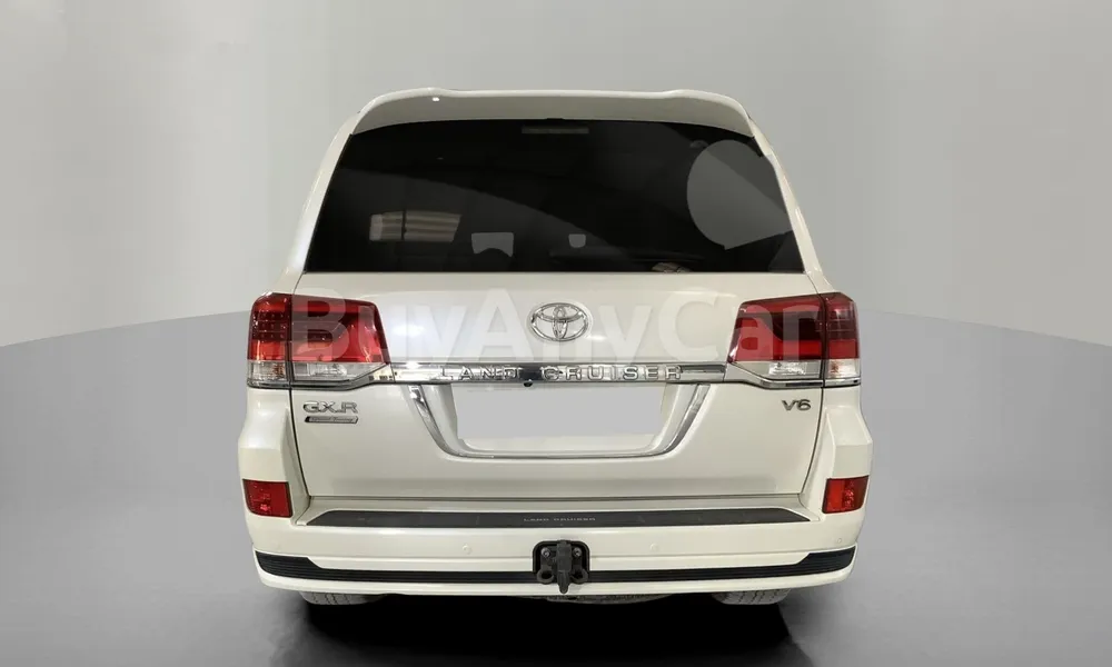 Vehicle photo 2