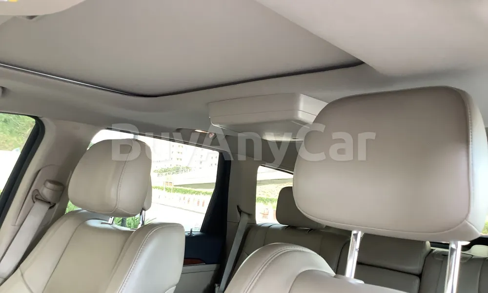 Vehicle photo 7
