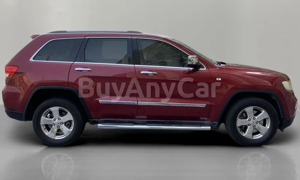 Vehicle photo 3