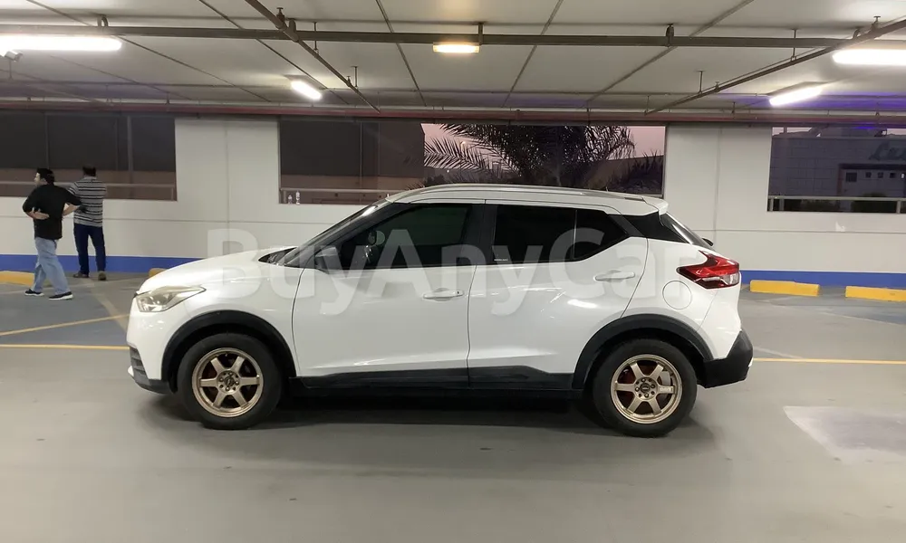 Vehicle photo 4