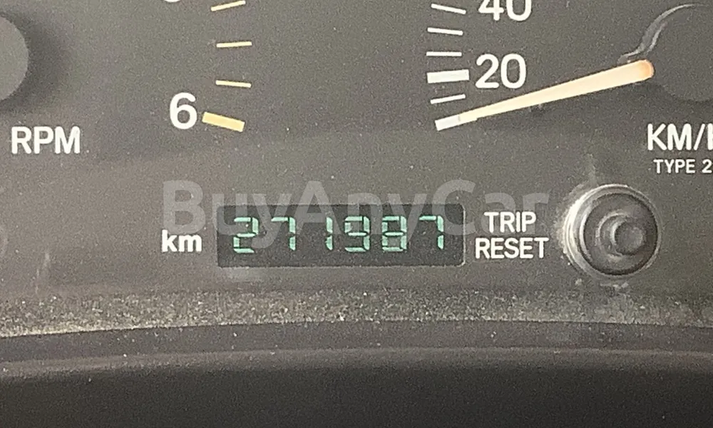Vehicle photo 6