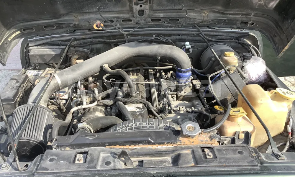 Vehicle photo 8