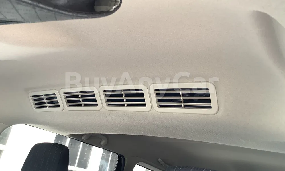 Vehicle photo 7