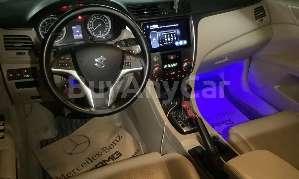 Vehicle photo 9