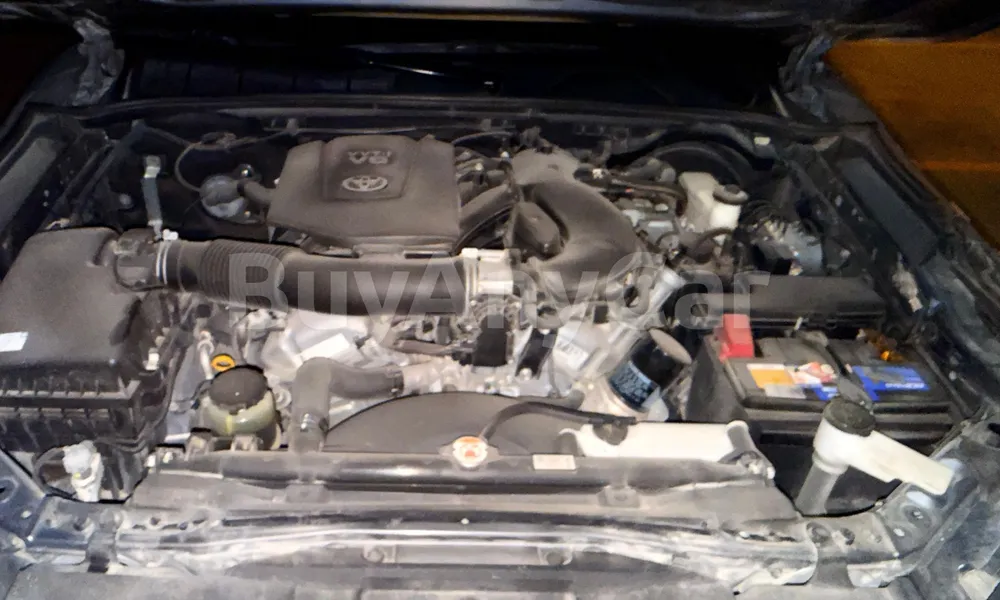 Vehicle photo 7