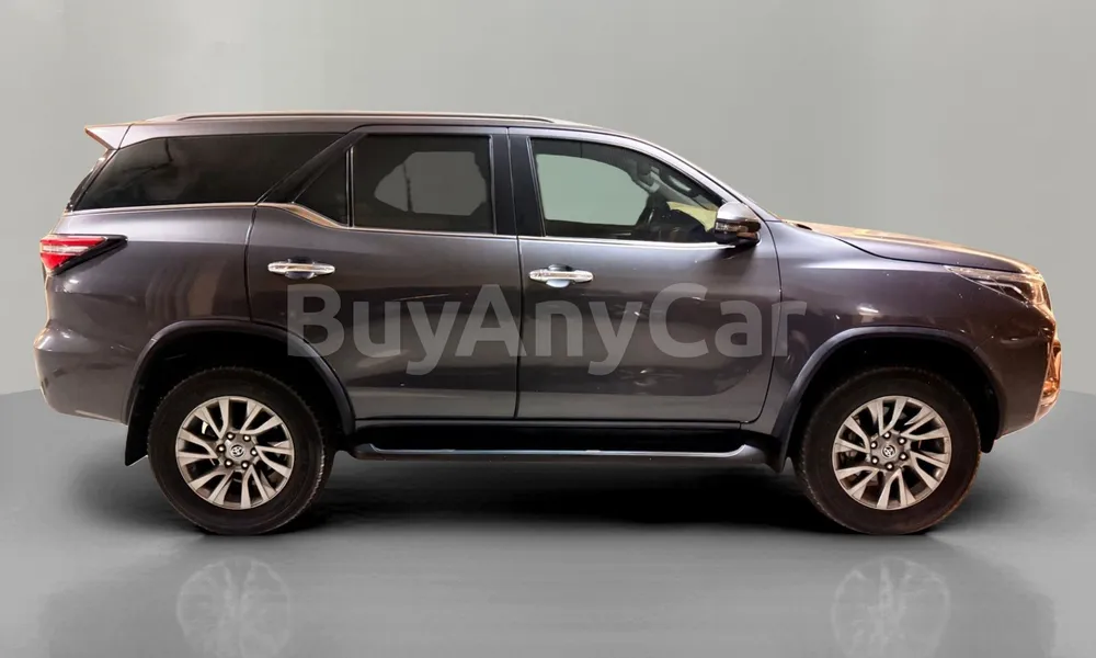 Vehicle photo 3