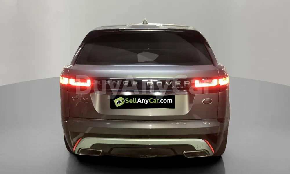 Vehicle photo 2
