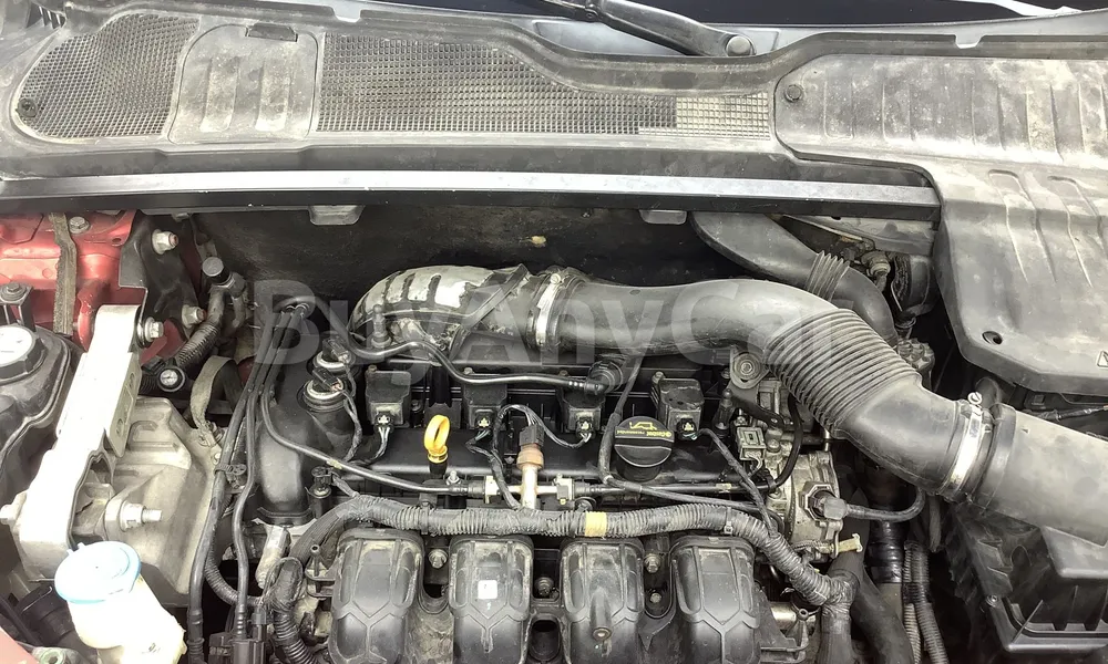 Vehicle photo 6