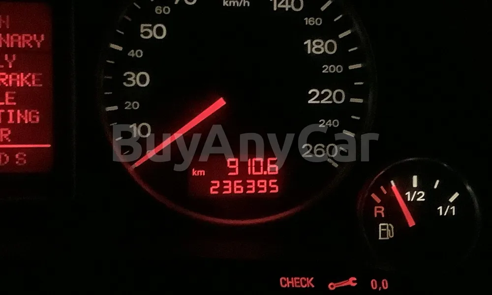 Vehicle photo 5