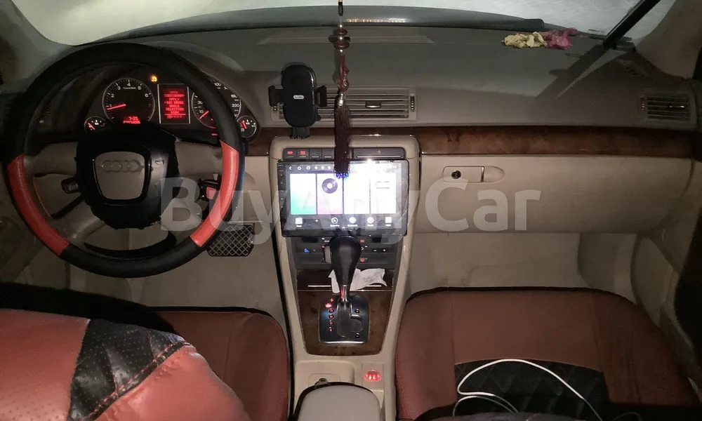 Vehicle photo 8