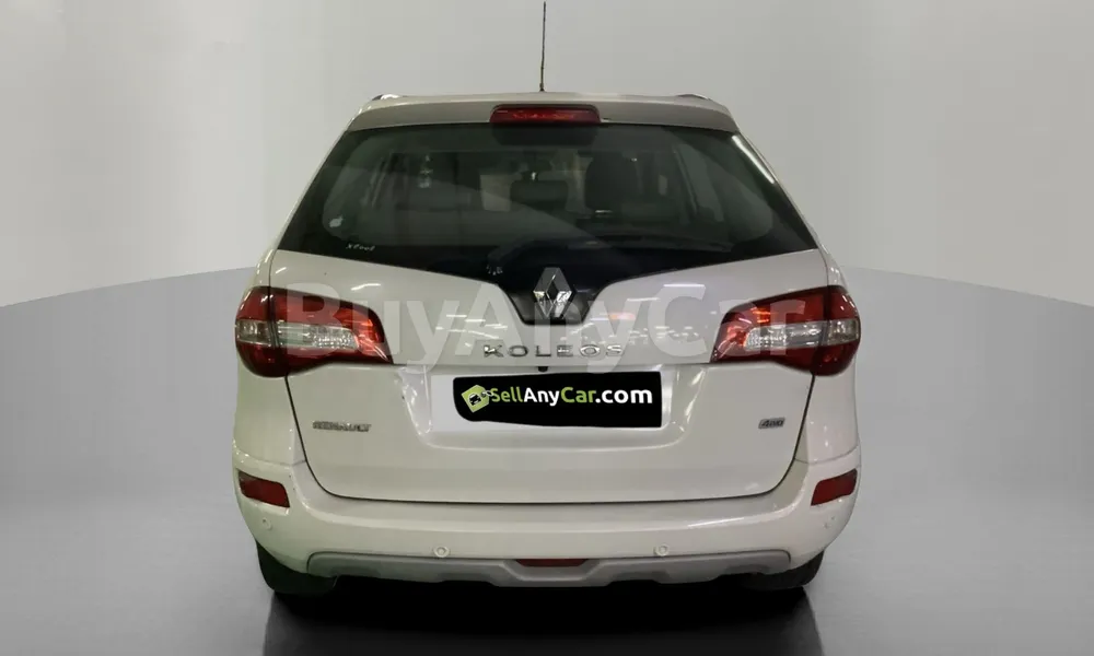 Vehicle photo 2