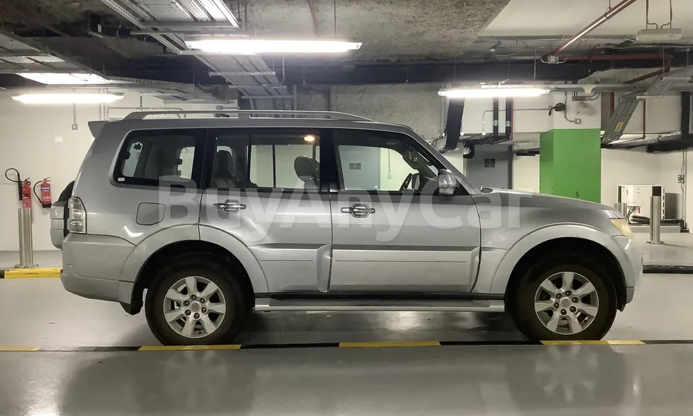 Vehicle photo 4