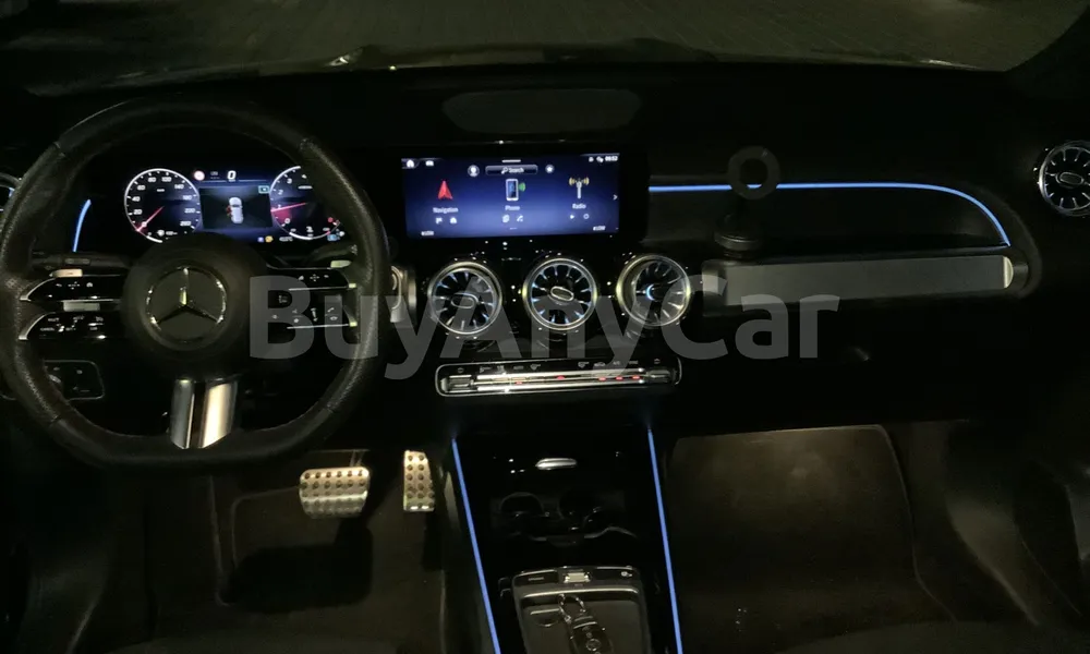 Vehicle photo 6