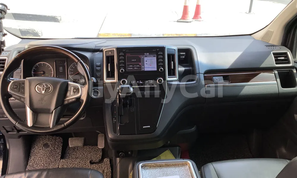 Vehicle photo 9