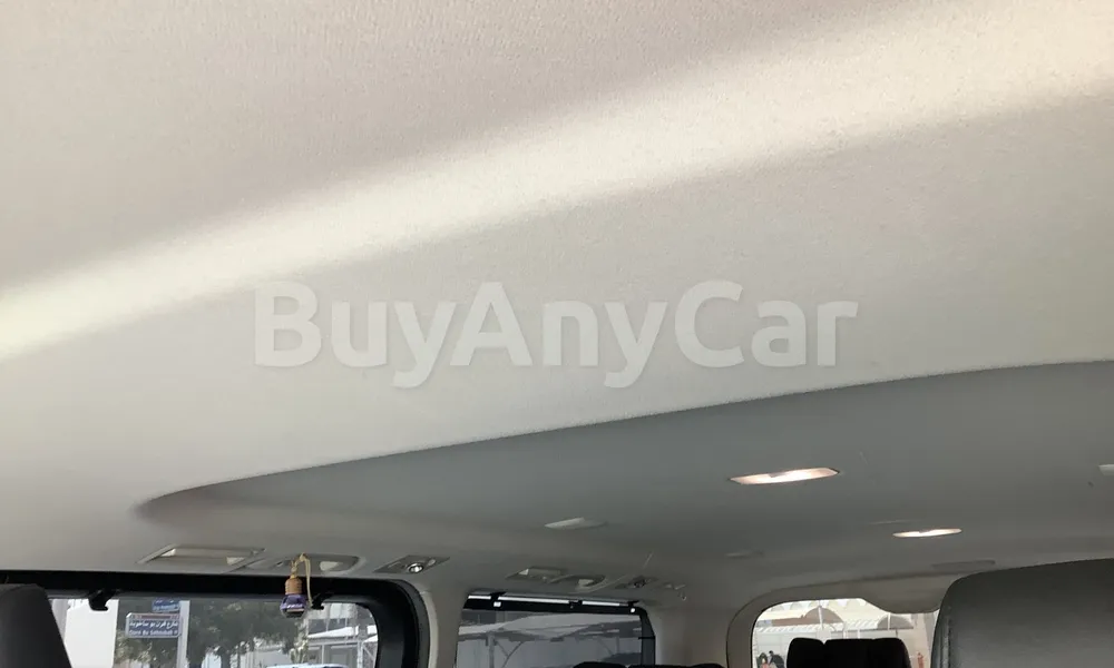 Vehicle photo 8