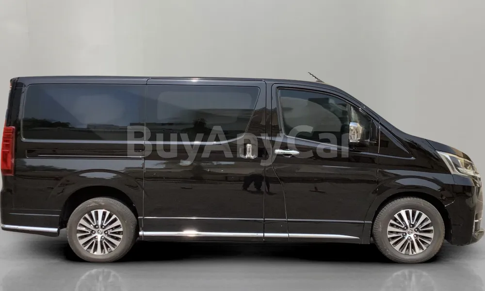 Vehicle photo 3