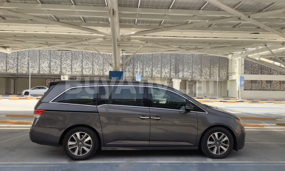 Vehicle photo 5