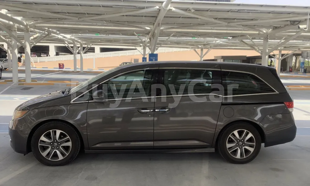 Vehicle photo 6