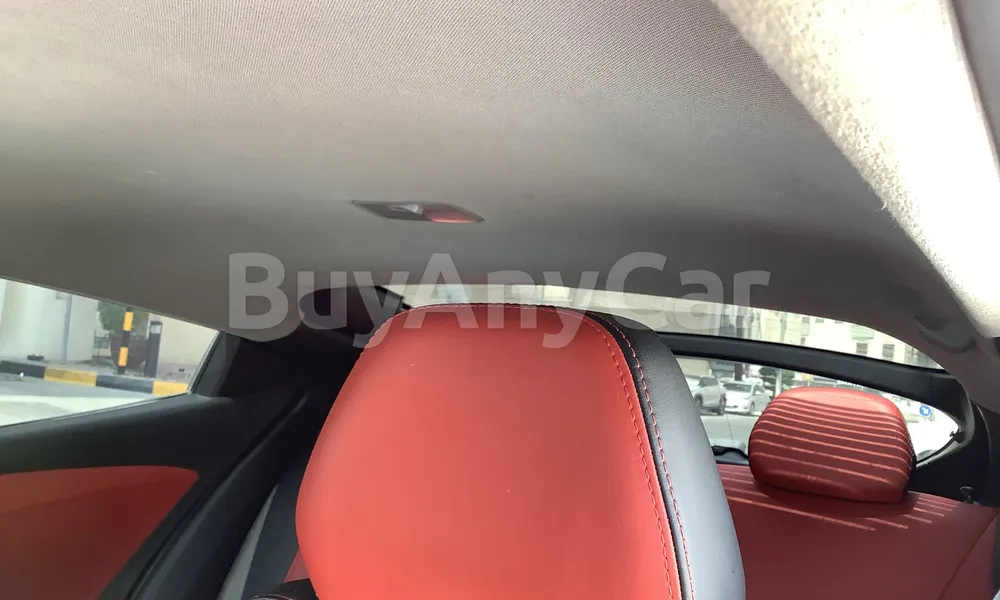 Vehicle photo 9