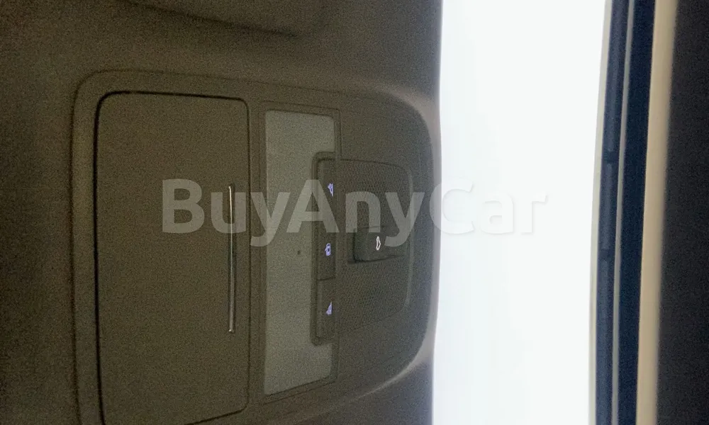 Vehicle photo 7