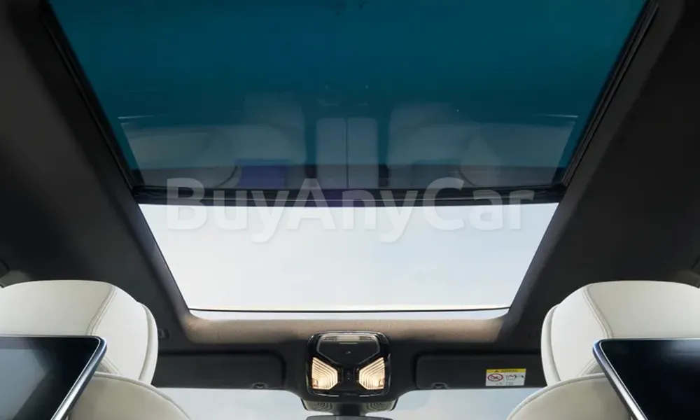 Vehicle photo 2