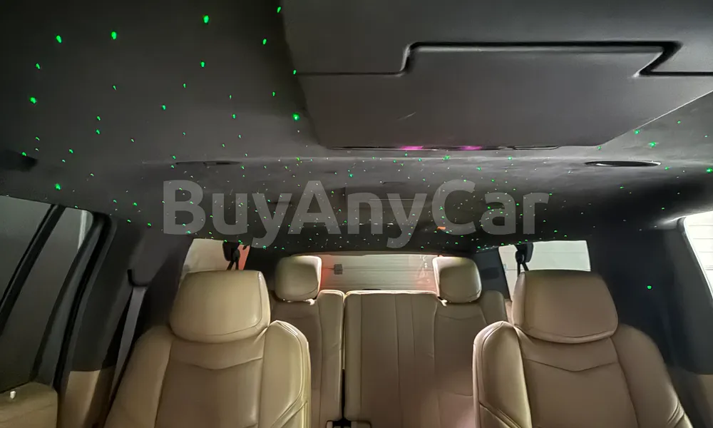 Vehicle photo 3