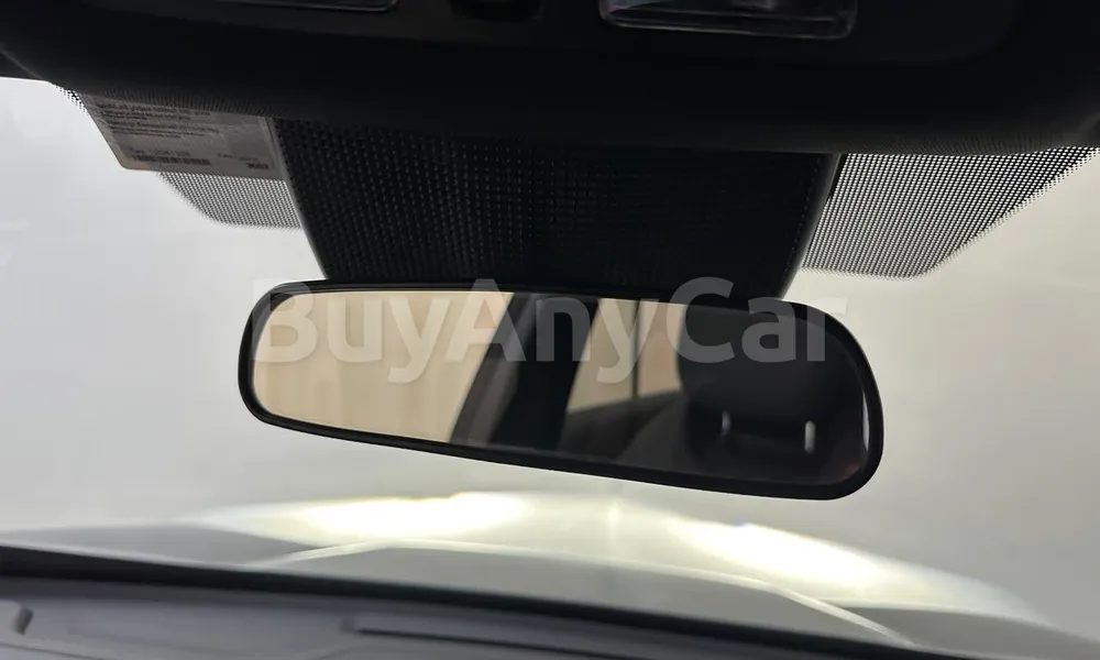 Vehicle photo 12