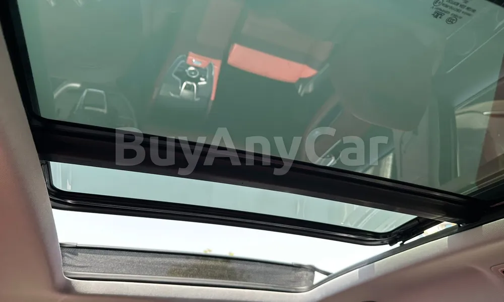 Vehicle photo 7
