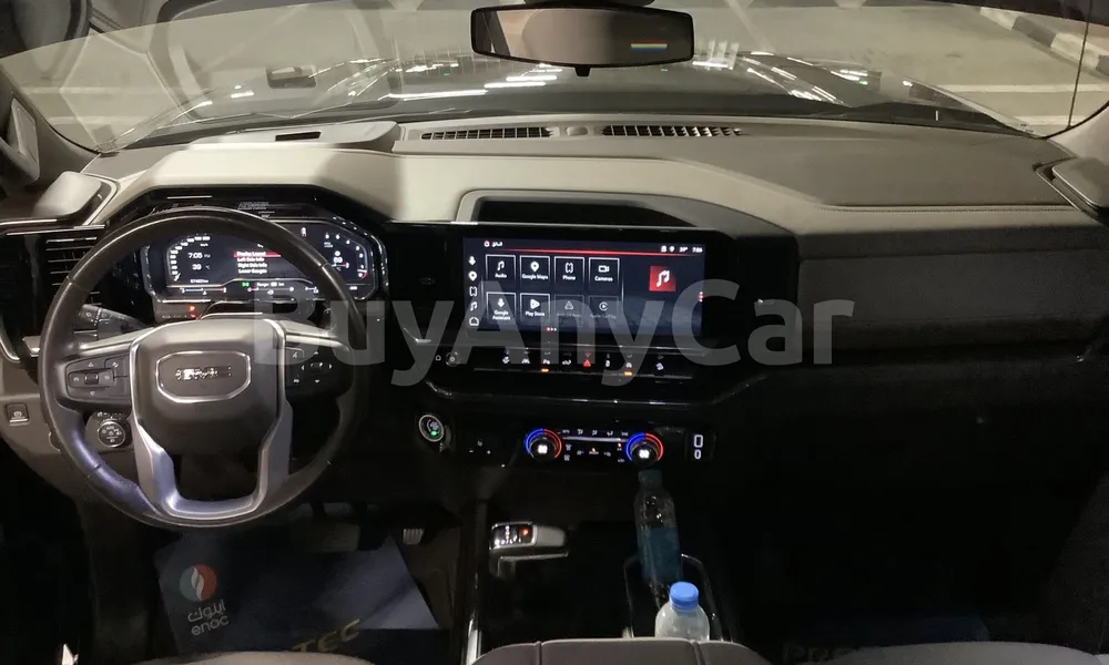 Vehicle photo 8