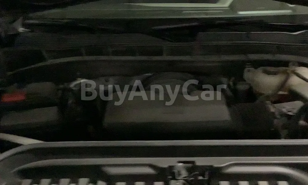 Vehicle photo 5