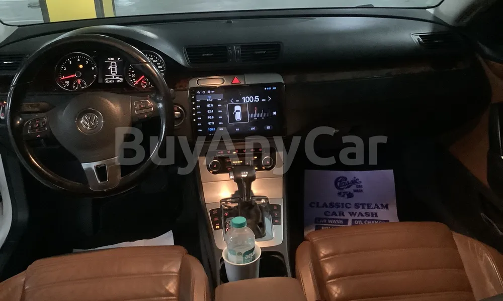 Vehicle photo 6