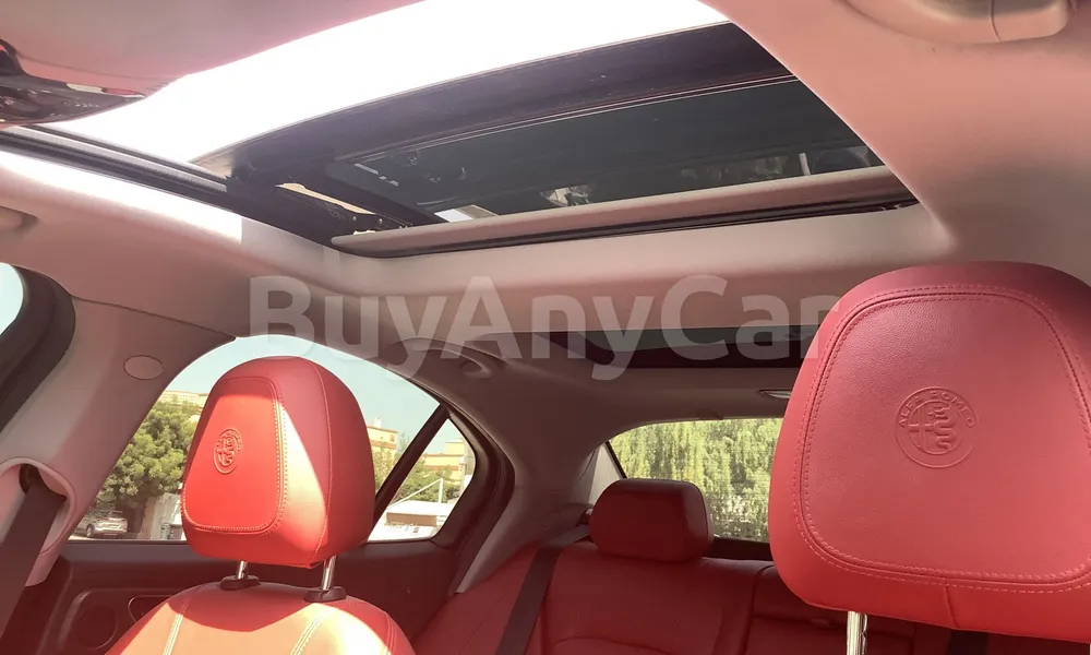 Vehicle photo 9