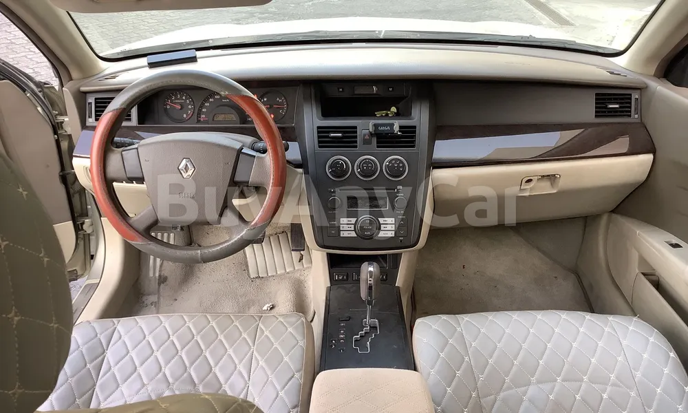 Vehicle photo 8