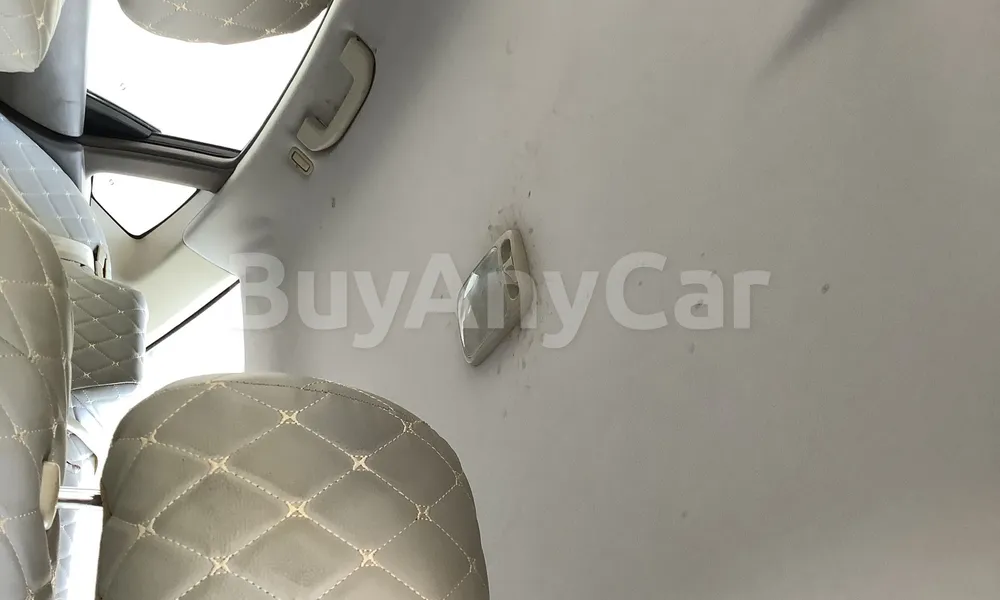 Vehicle photo 9