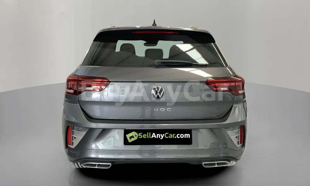 Vehicle photo 2