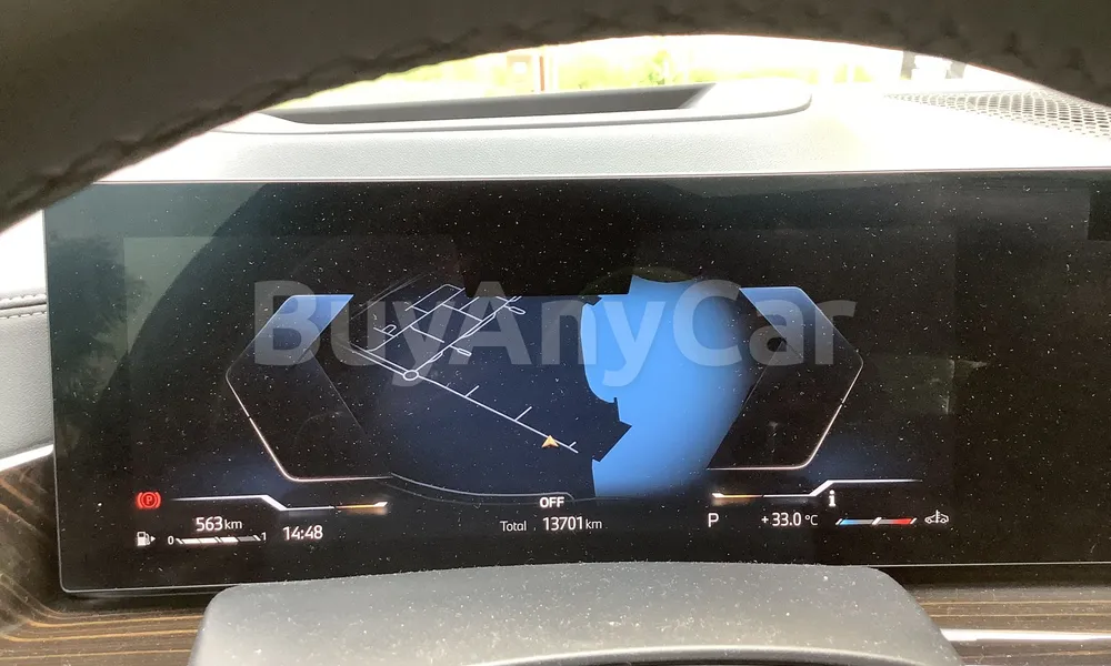 Vehicle photo 7