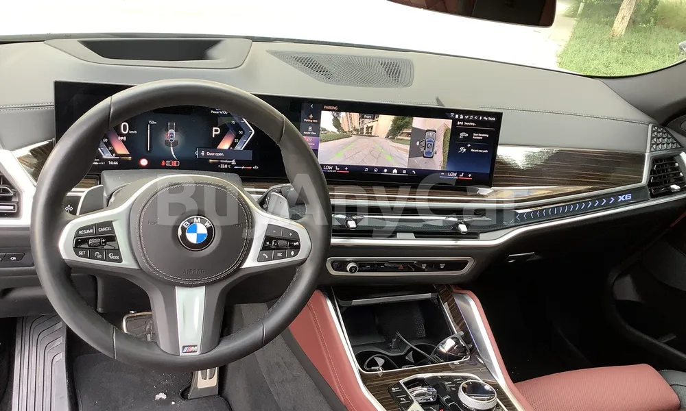 Vehicle photo 8