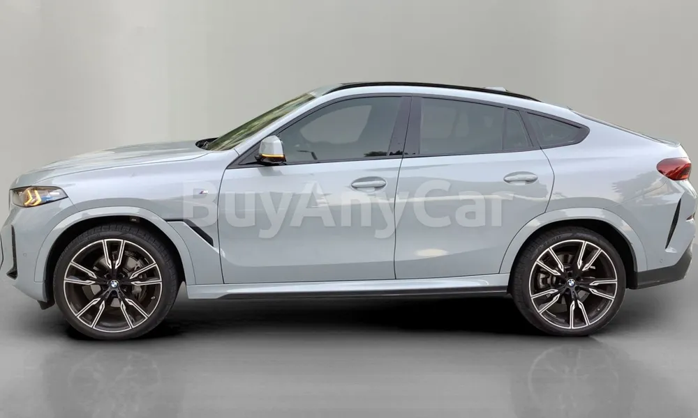 Vehicle photo 4