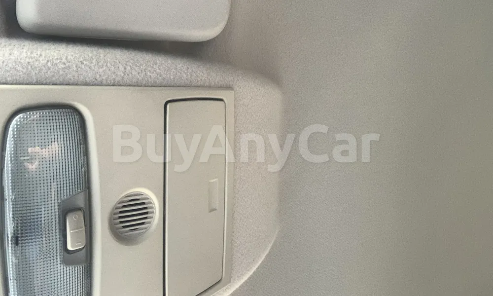 Vehicle photo 9