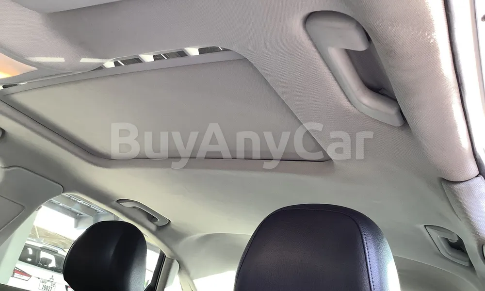 Vehicle photo 9