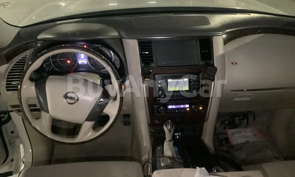 Vehicle photo 8